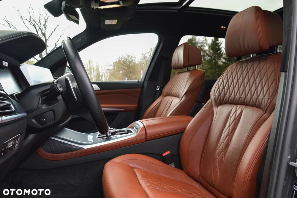 BMW X7 M50i - 16