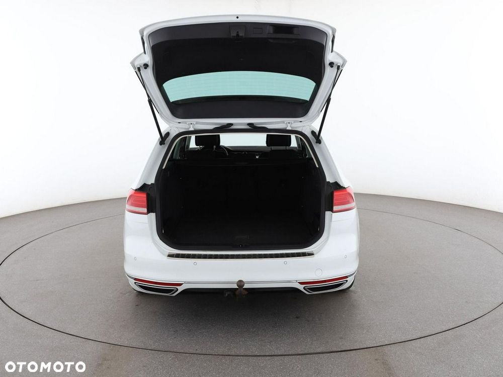 Volkswagen Passat Variant 2.0 TDI DSG (BlueMotion Technology) Trendline - 20