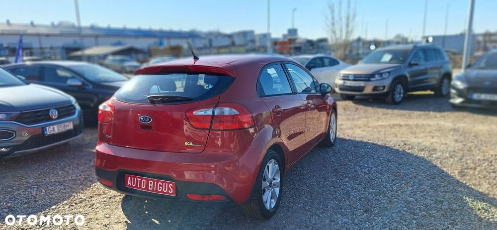 Kia Rio - 8