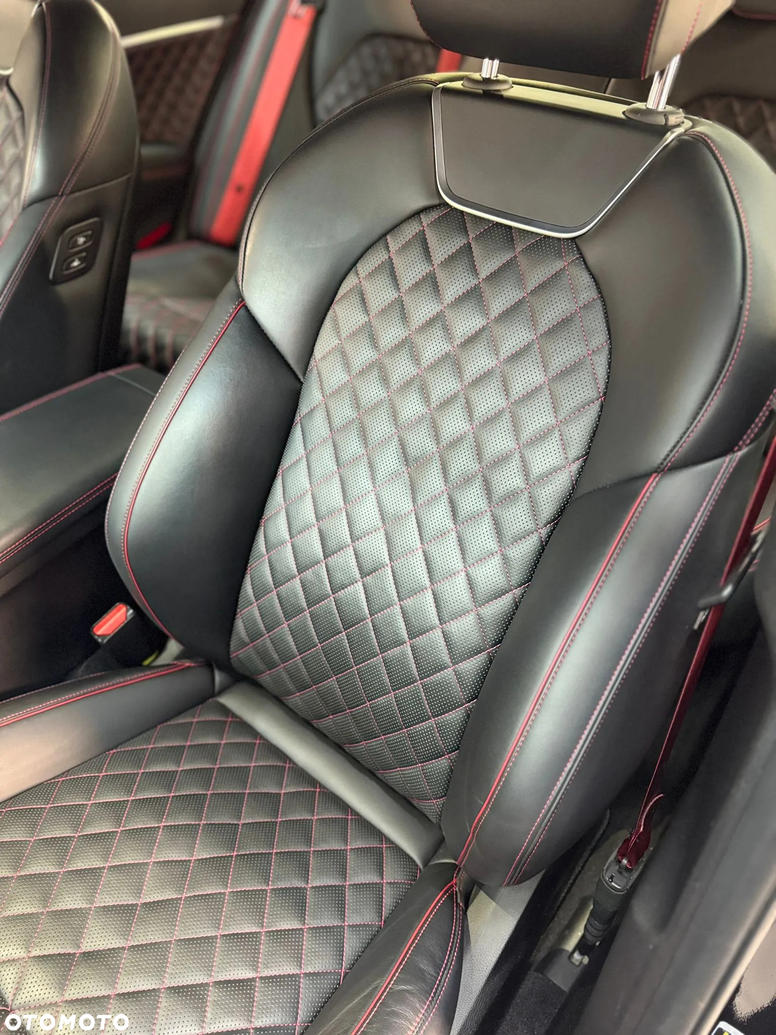 Genesis G70 - 16