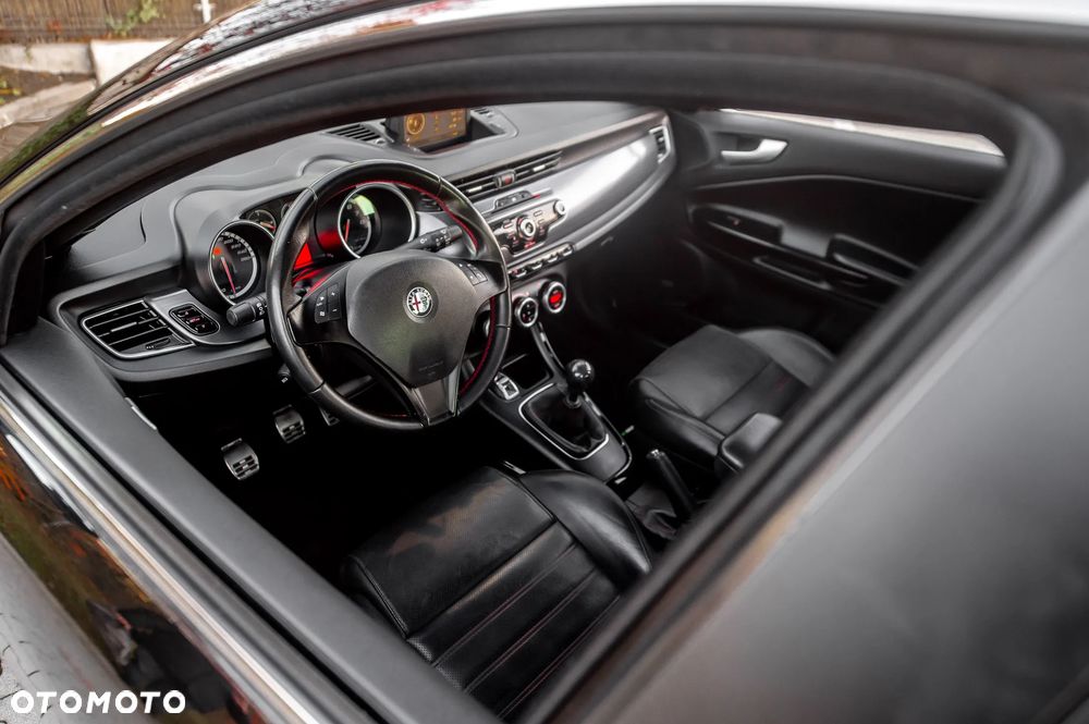 Alfa Romeo Giulietta 1750 TBi Quadrifoglio Verde - 16