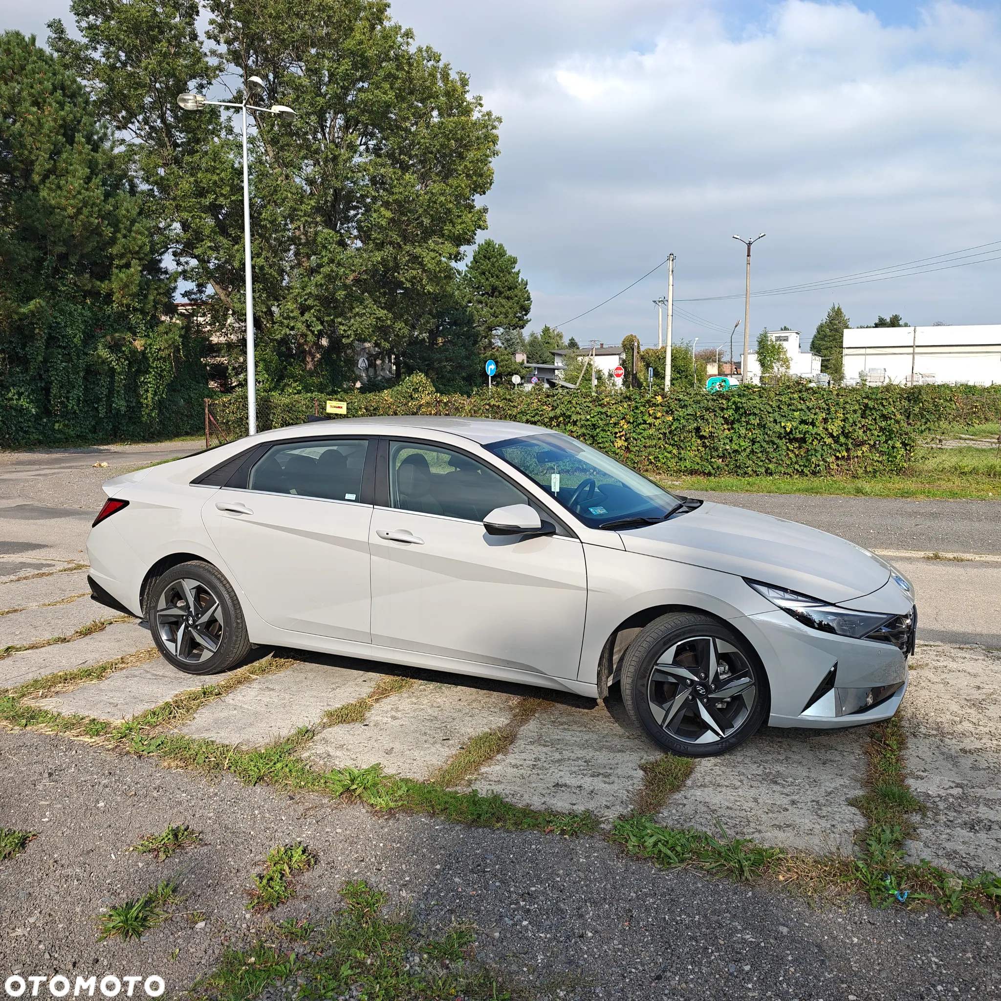 Hyundai Elantra 1.6 Executive CVT - 3