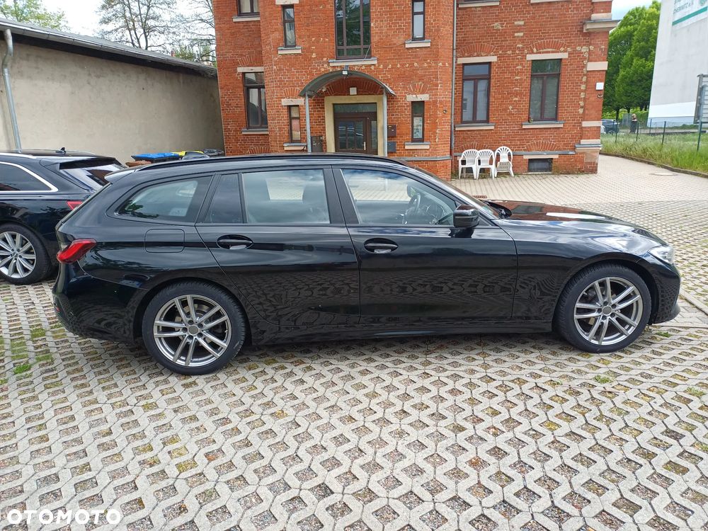 BMW Seria 3 318d mHEV - 5