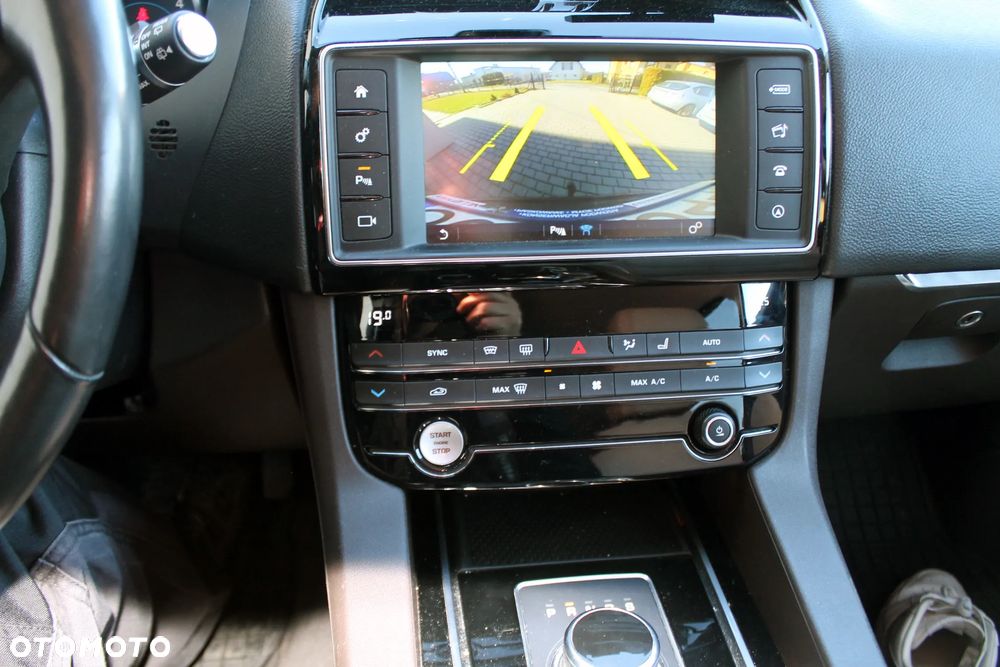 Jaguar F-Pace 20d AWD Prestige - 15