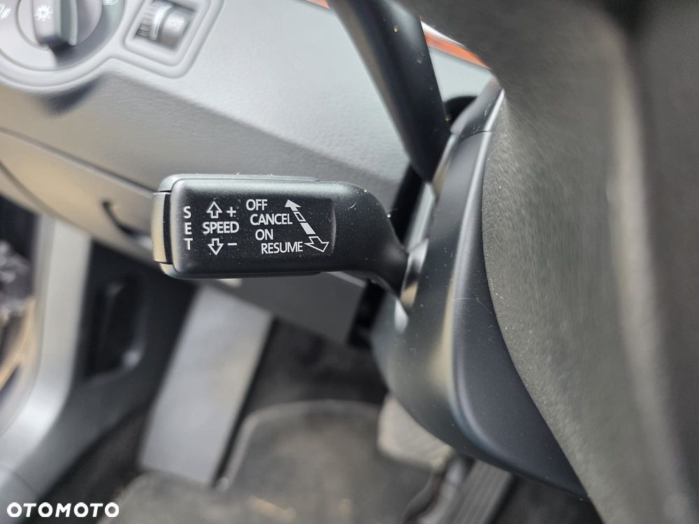 Volkswagen Passat - 17