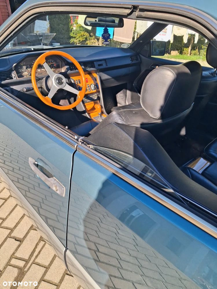 Mercedes-Benz W124 (1984-1993) - 21