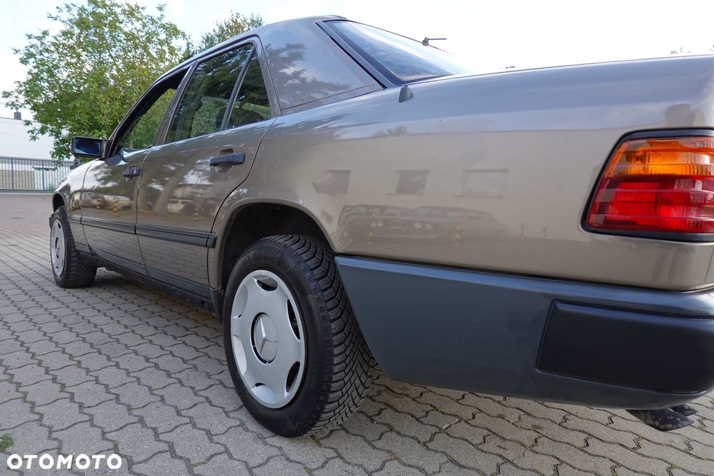 Mercedes-Benz W124 (1984-1993) - 14