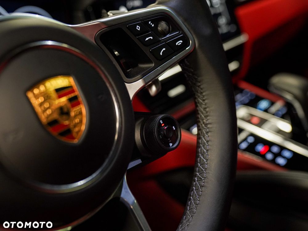 Porsche Cayenne - 32