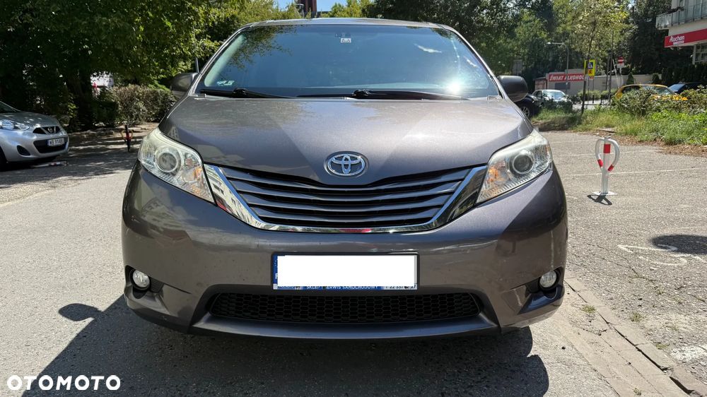 Toyota Sienna 3.5 V6 - 2
