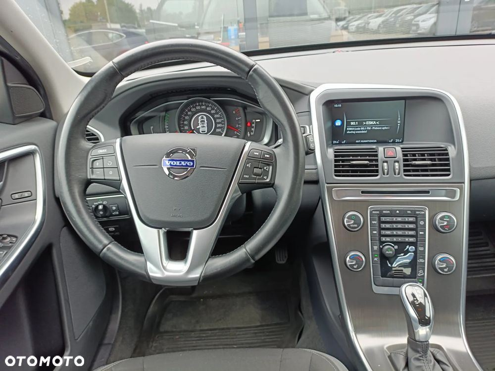 Volvo XC 60 D4 AWD Momentum - 15