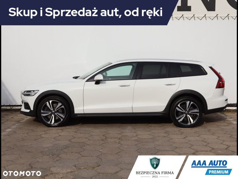 Volvo V60 Cross Country - 3