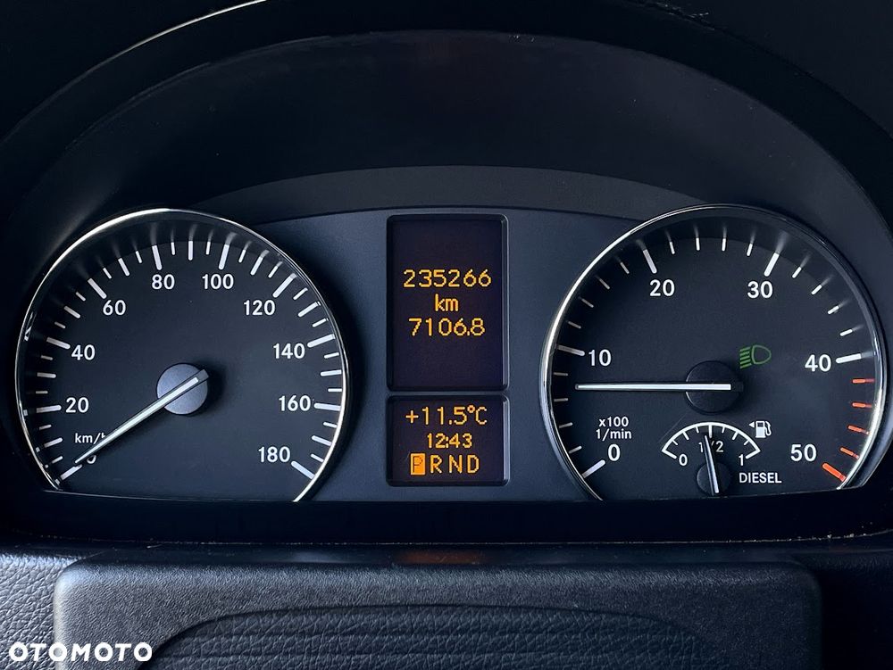 Mercedes-Benz Sprinter 319 CDI - 26