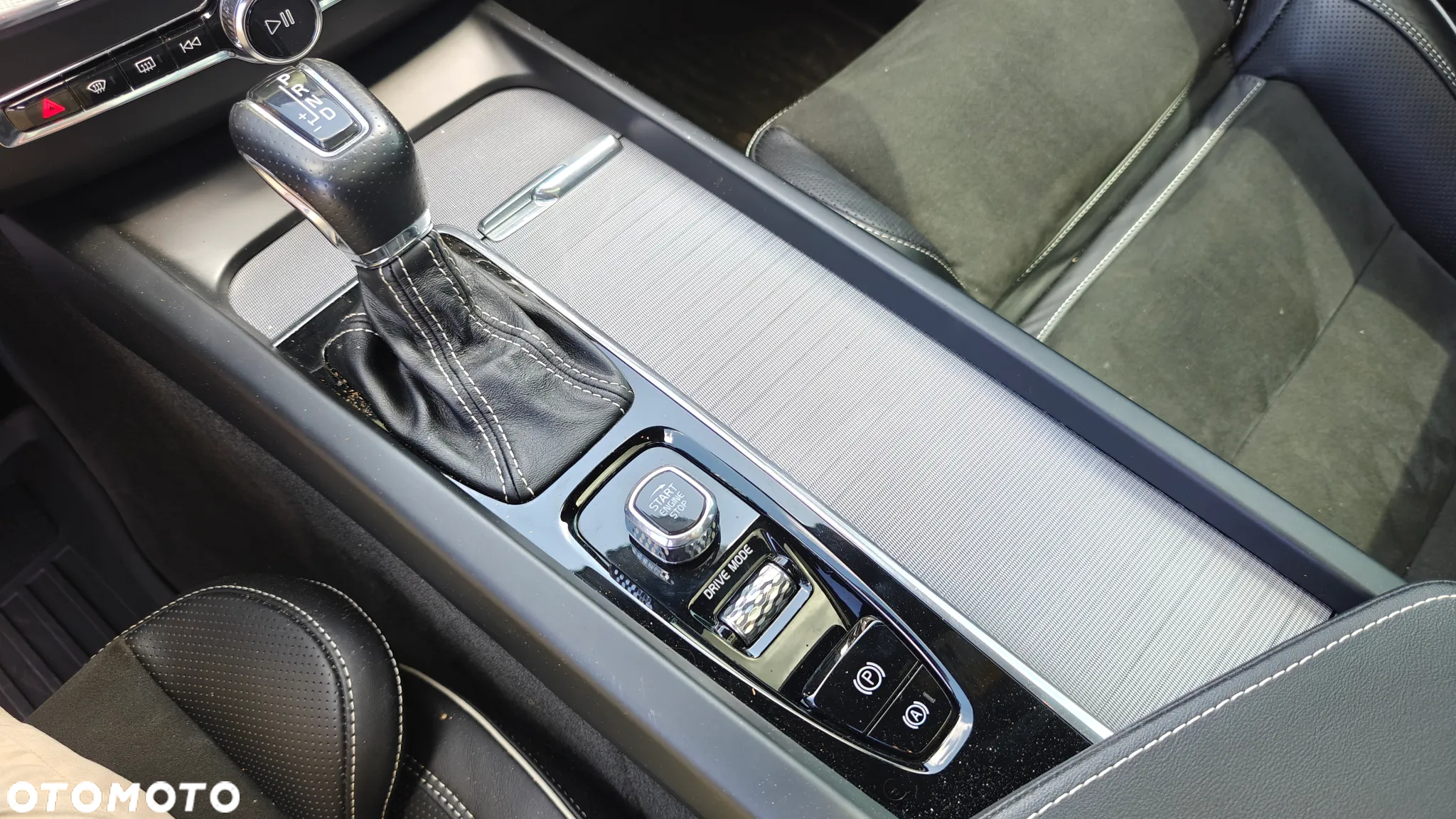 Volvo XC 60 T6 AWD Geartronic RDesign - 21