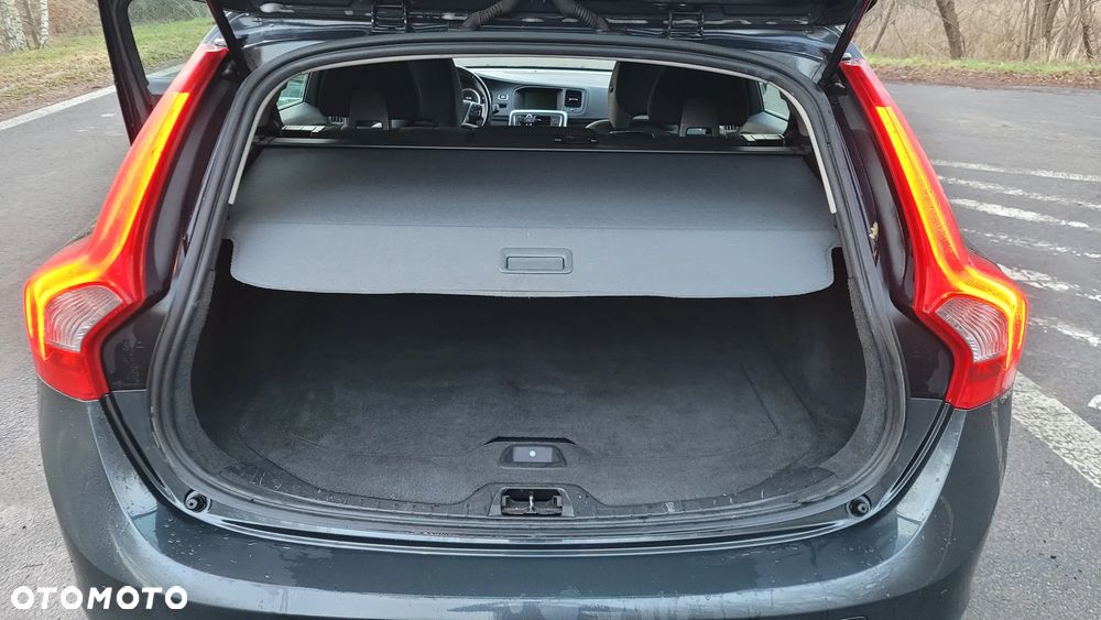 Volvo V60 D5 Momentum - 15