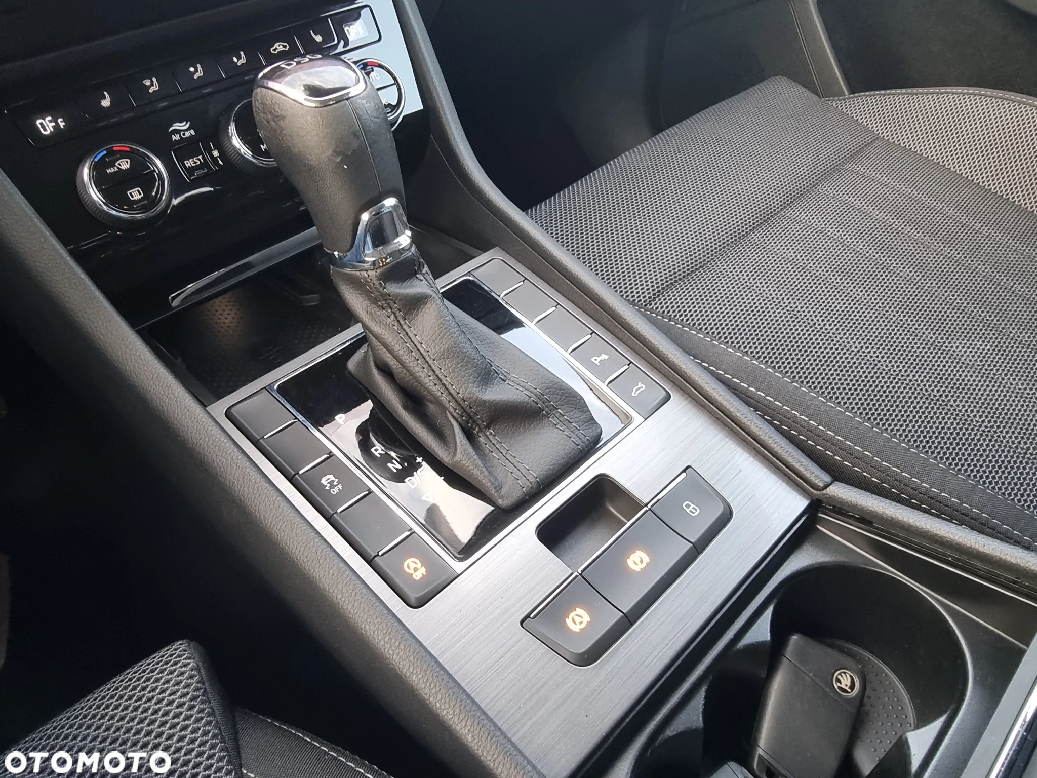 Skoda Superb 2.0 TDI SCR Style DSG - 21