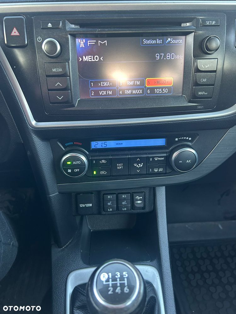 Toyota Auris 1.6 Executive - 8