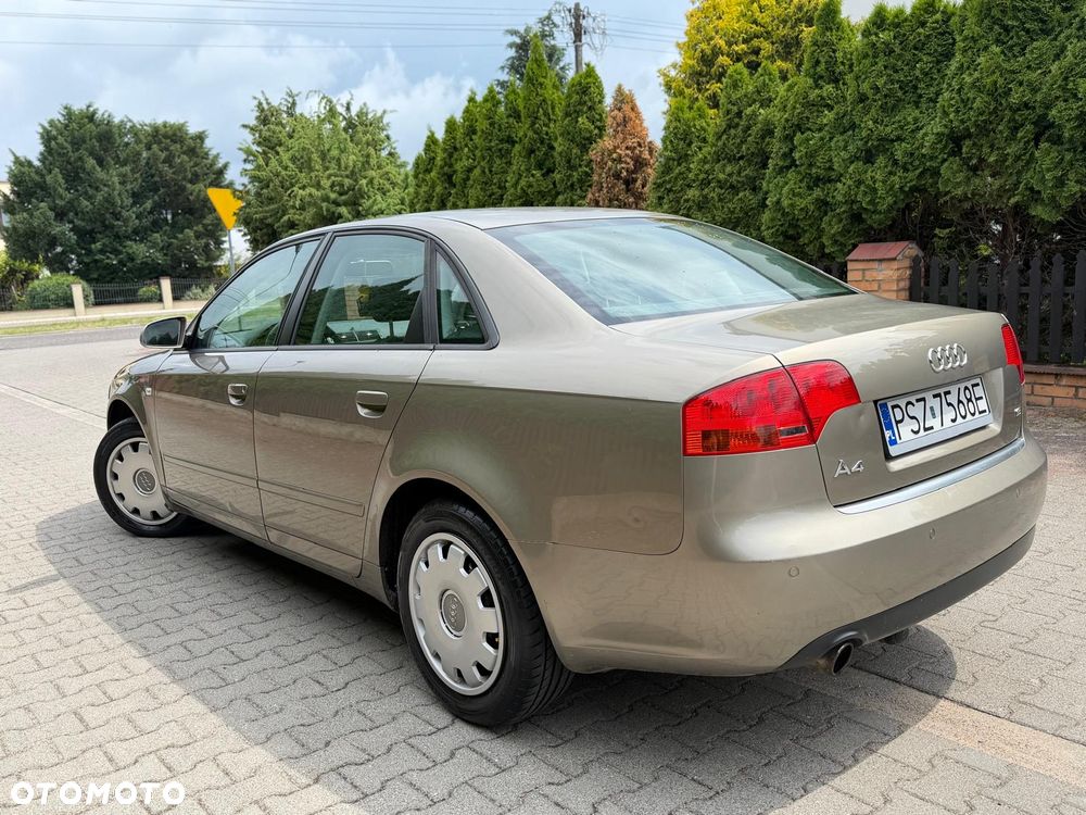 Audi A4 Limousine - 14