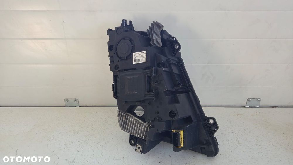 Lampa przednia reflektor H7 Volvo FH4 22239219 - 4