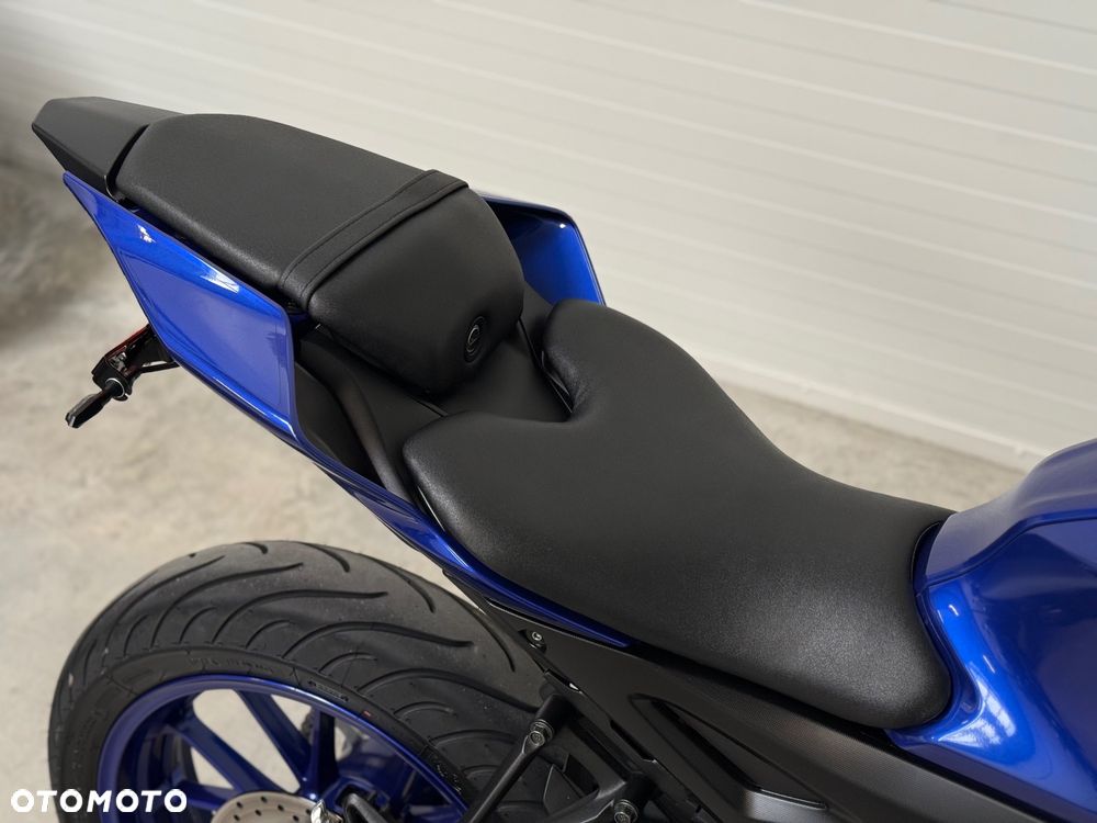 Yamaha YZF - 17