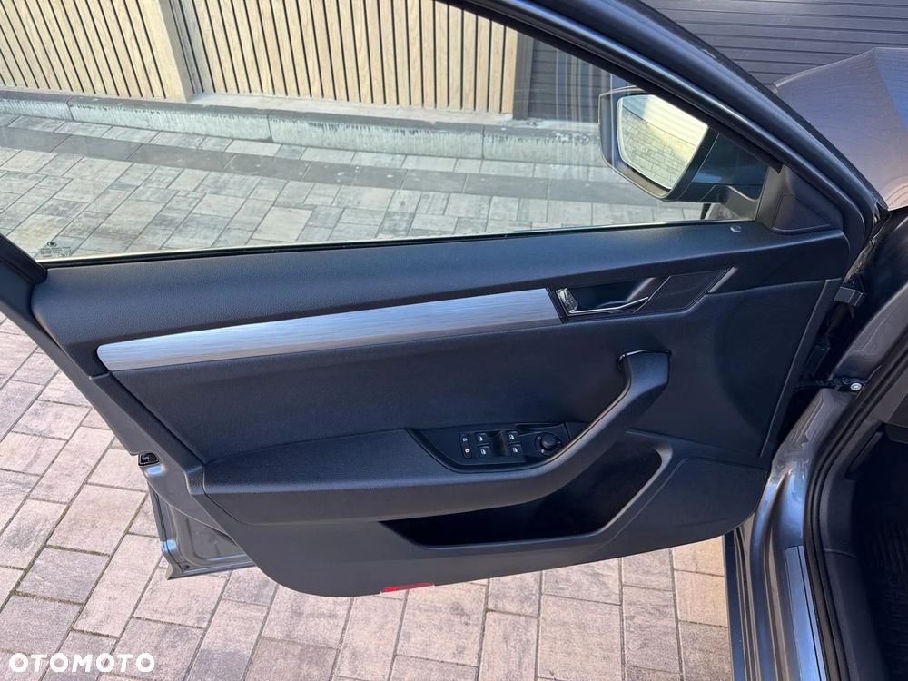 Skoda Superb 2.0 TDI SCR Ambition DSG - 10