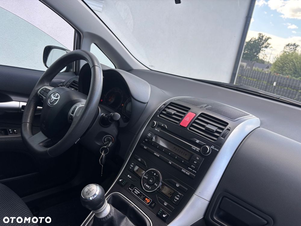 Toyota Auris 1.6 Life+ - 11