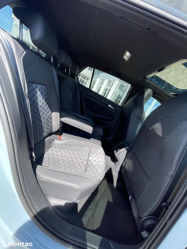 Volkswagen Golf 2.0 TDI DSG R-Line - 30