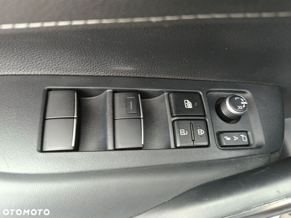 Toyota Corolla 1.8 Hybrid Style - 18