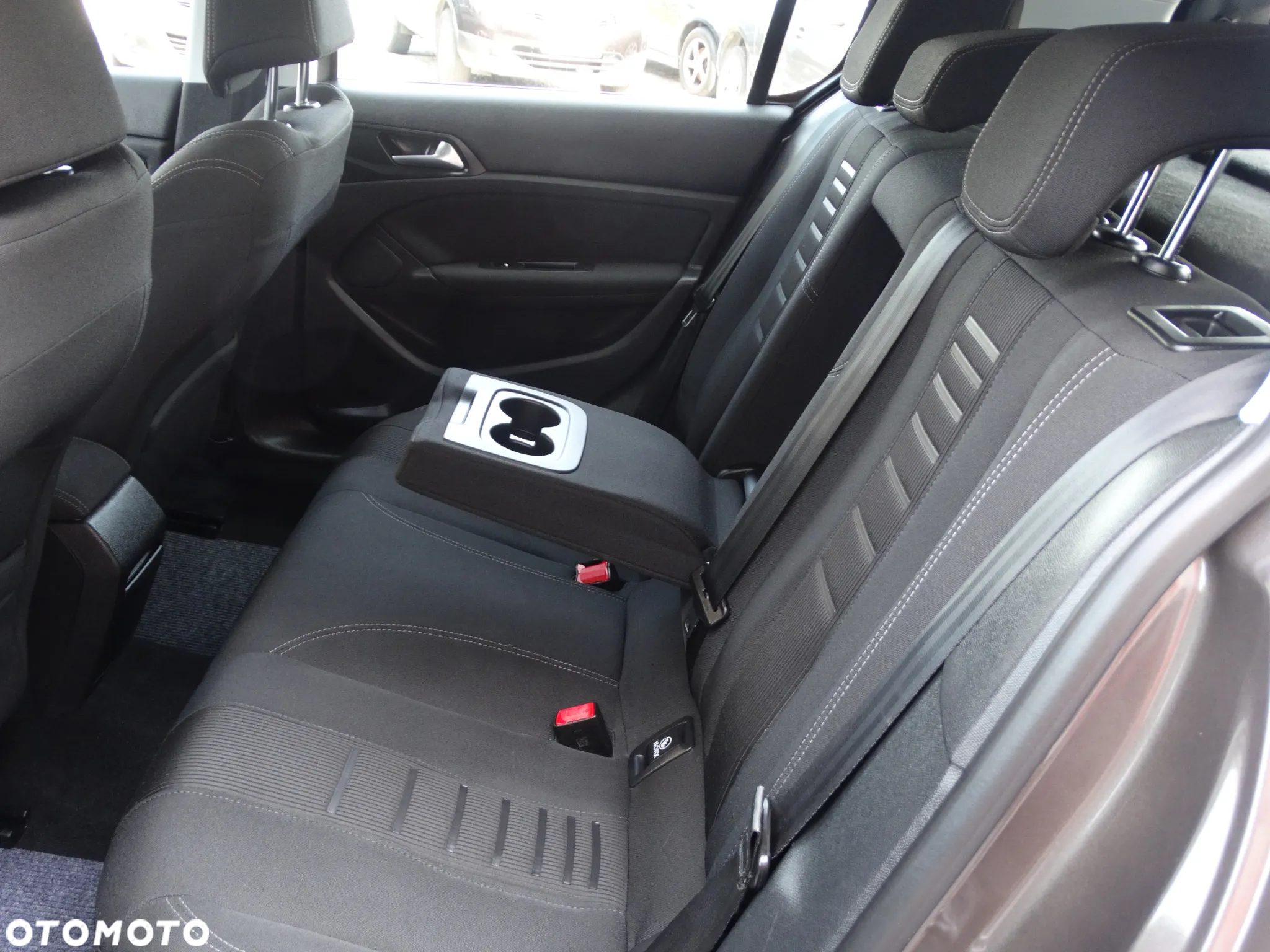 Peugeot 308 1.6 BlueHDi Allure S&S - 26