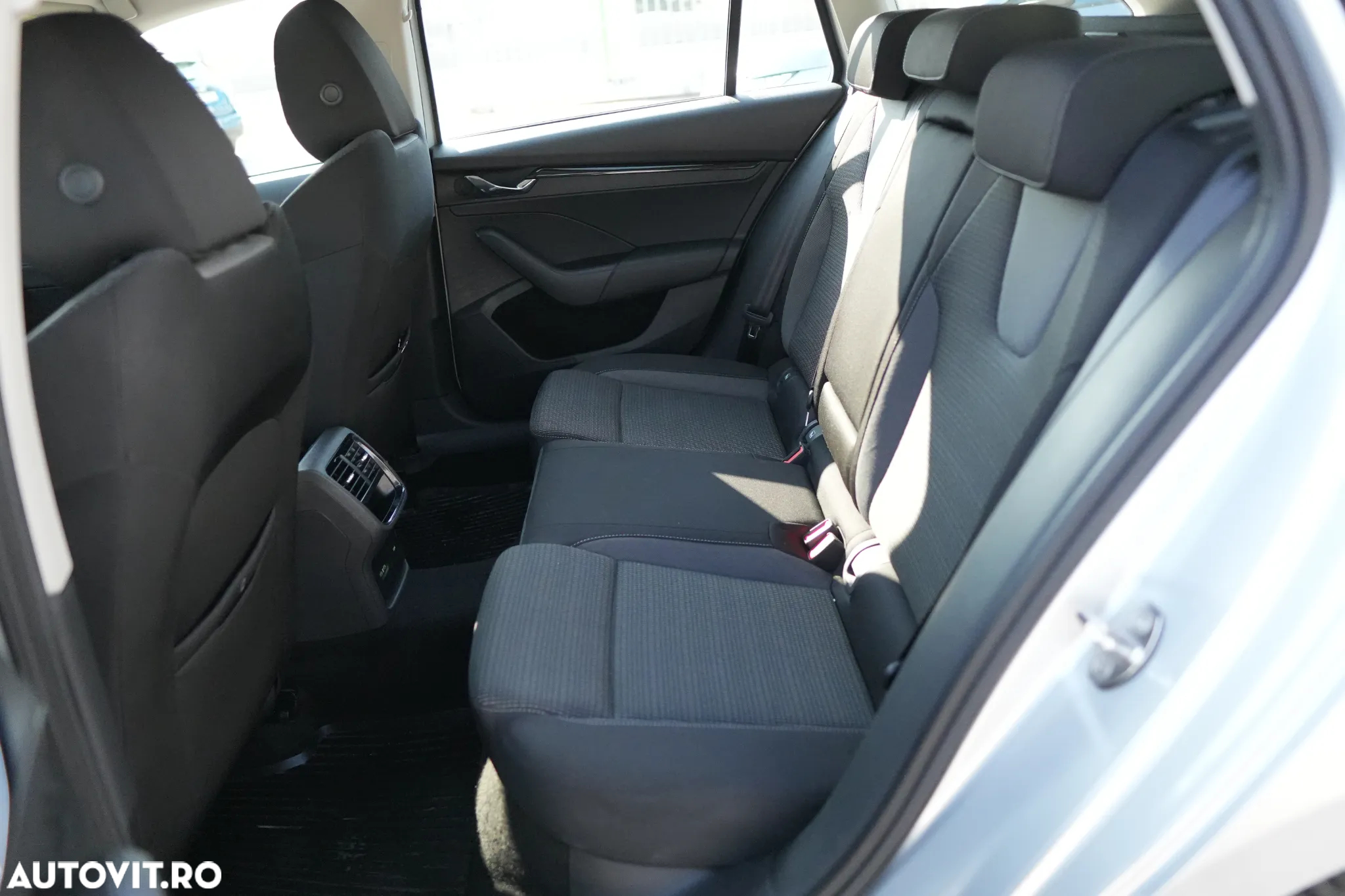 Skoda Octavia Combi 2.0 TDI DSG Style - 12