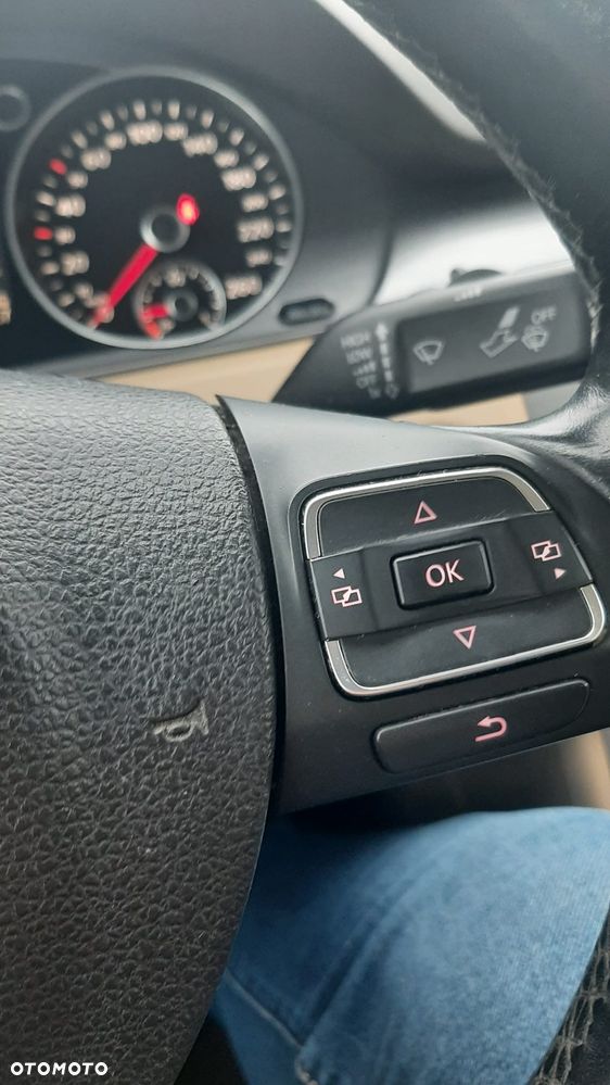 Volkswagen Passat 2.0 TDI Comfortline - 21