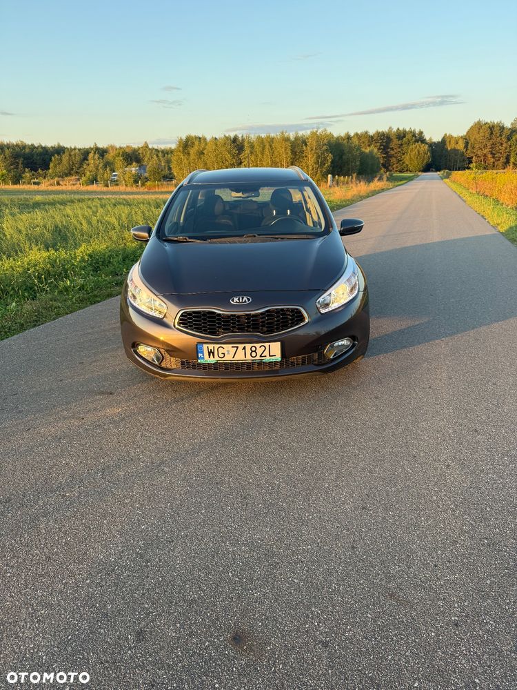 Kia Ceed 1.6 GDI Dream Team Edition - 23