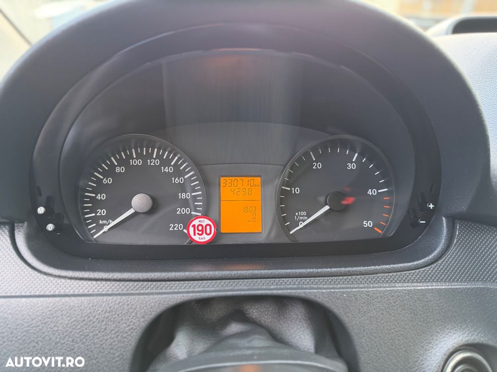 Mercedes-Benz Vito - 9