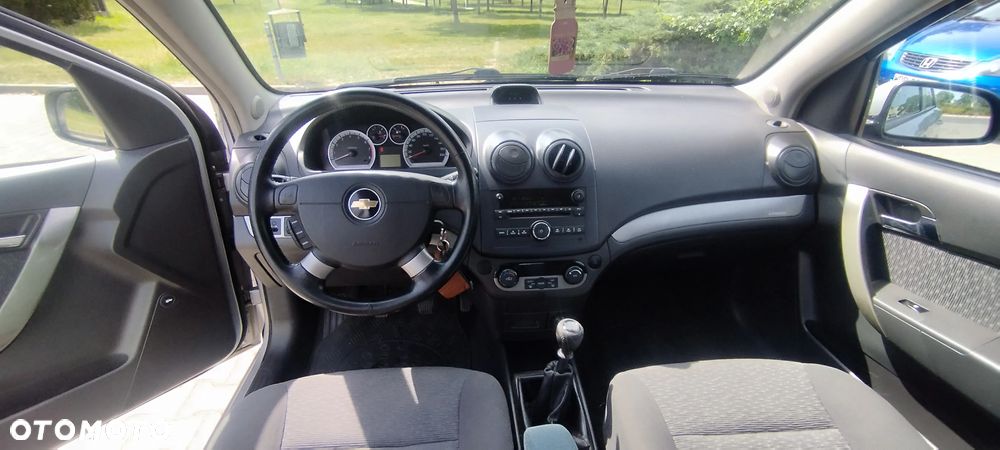 Chevrolet Aveo - 16