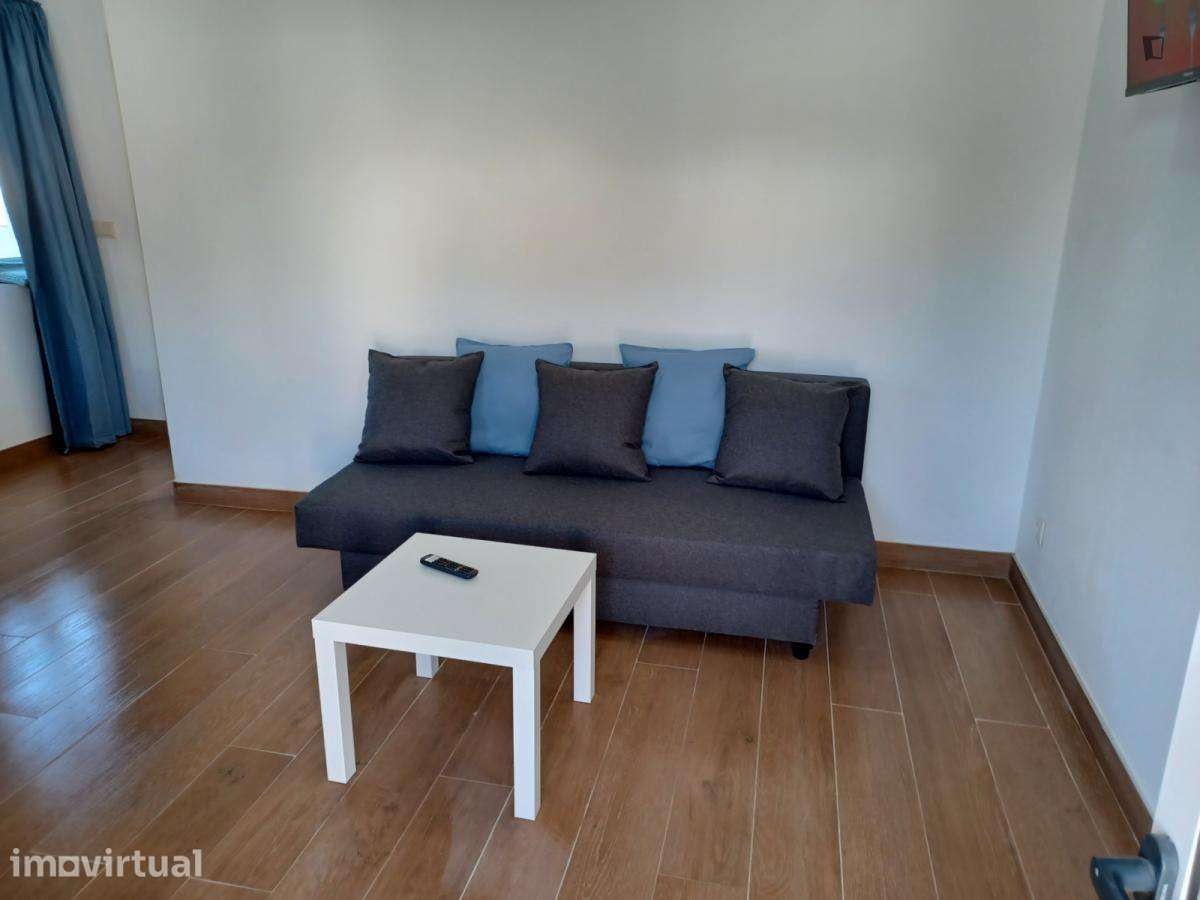 Apartamento com 1 quartos - localizado em Campanhã Porto - Grande imagem: 2/20