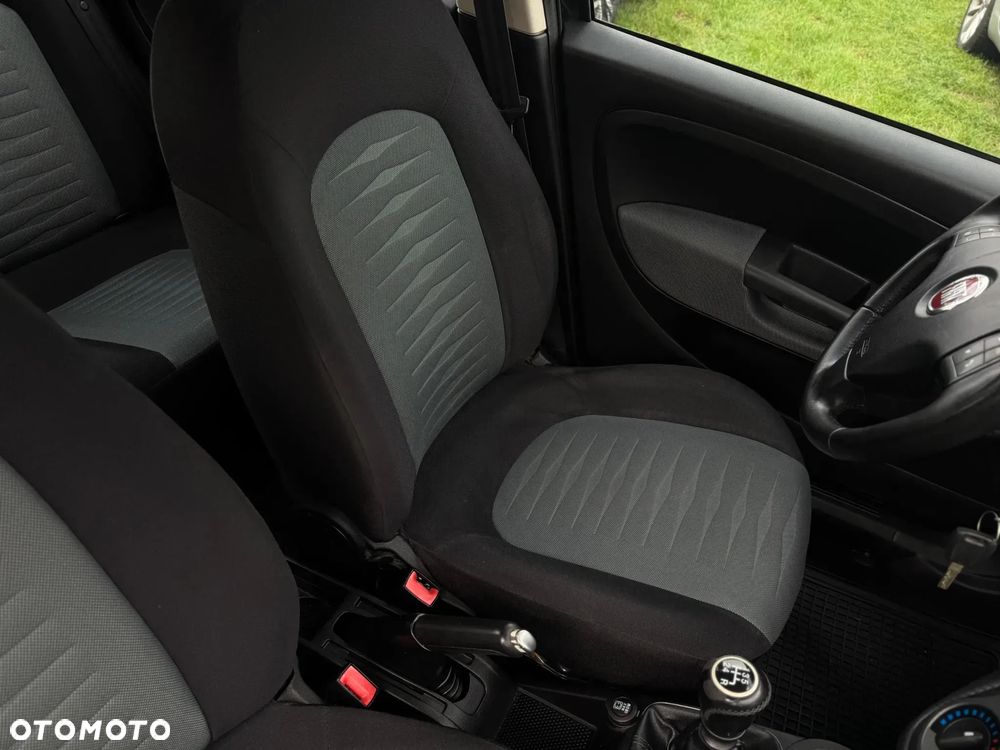 Fiat Punto 1.4 Easy Pakiet Easy Plus S&S - 30