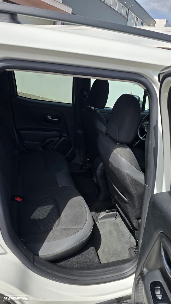 Jeep Renegade 1.3 T Night Eagle DCT - 8