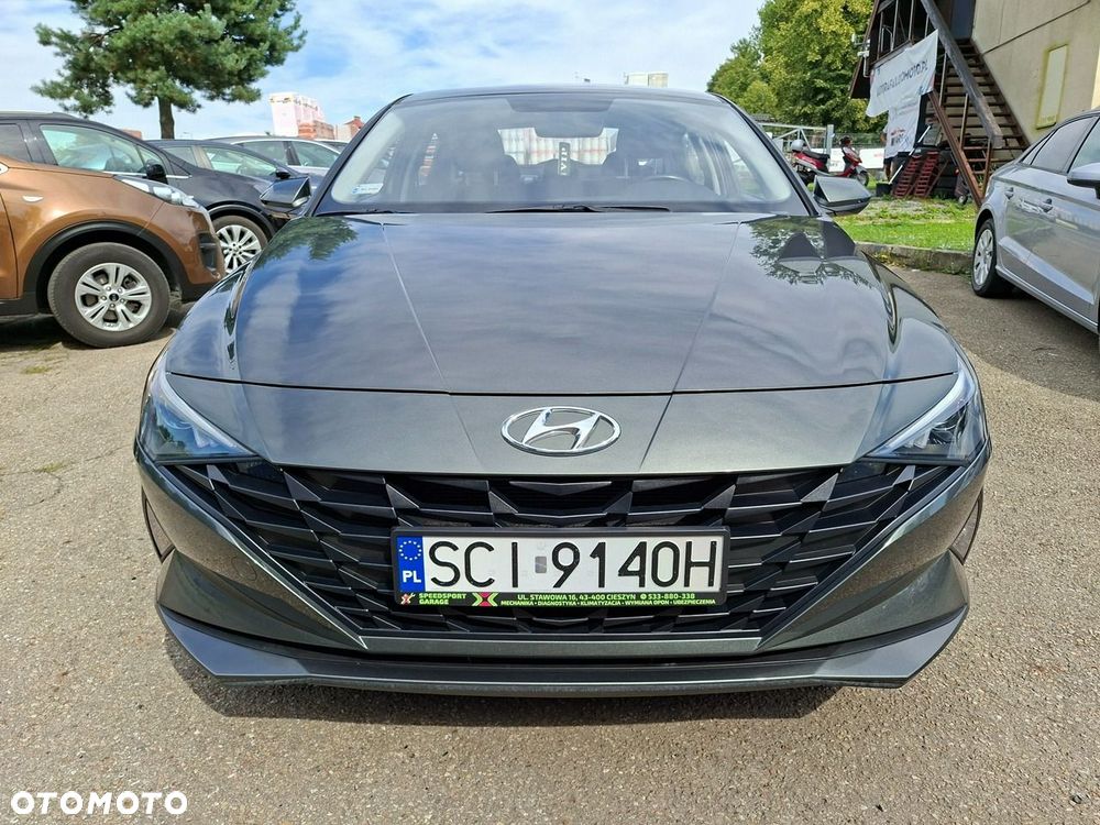 Hyundai Elantra - 3