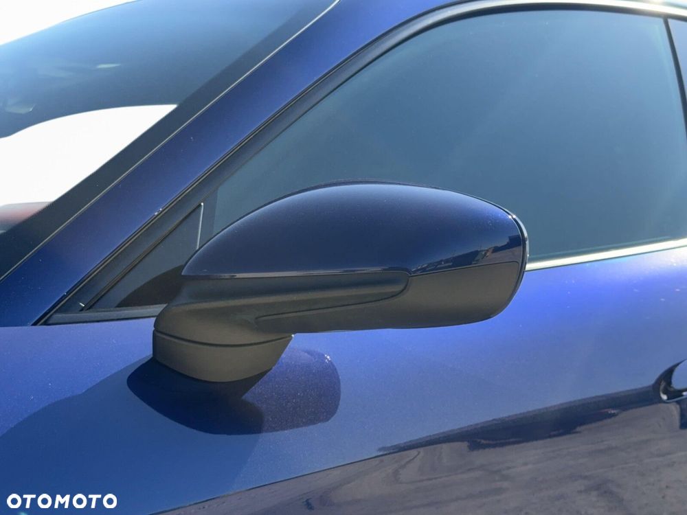 Porsche Taycan - 8