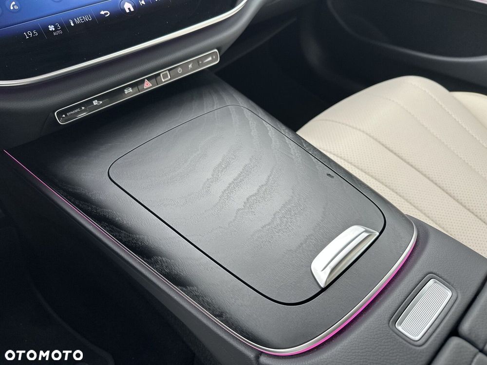 Mercedes-Benz Klasa E 220 d mHEV 4-Matic Avantgarde 9G-Tronic - 24