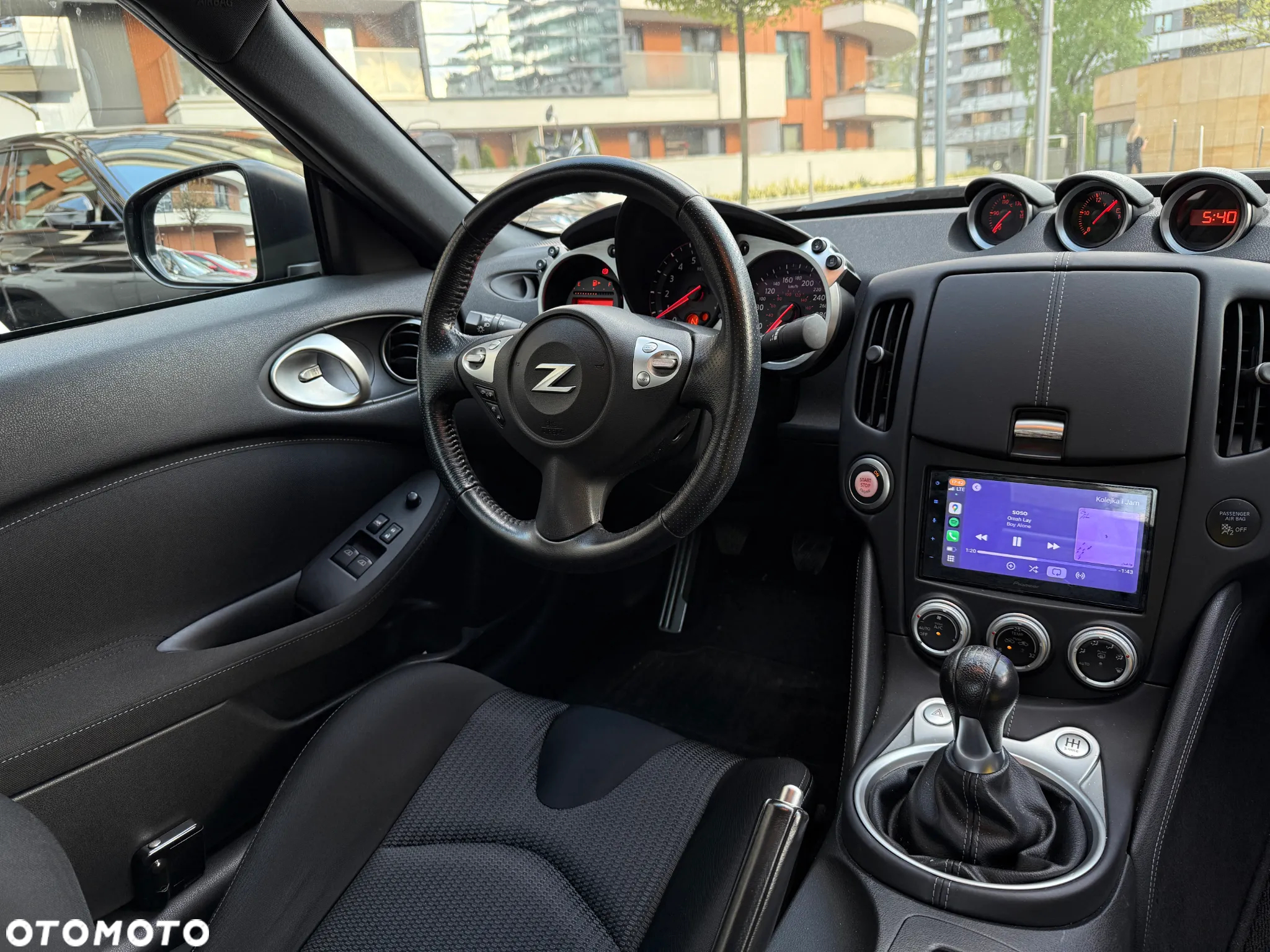 Nissan 370 Z - 6