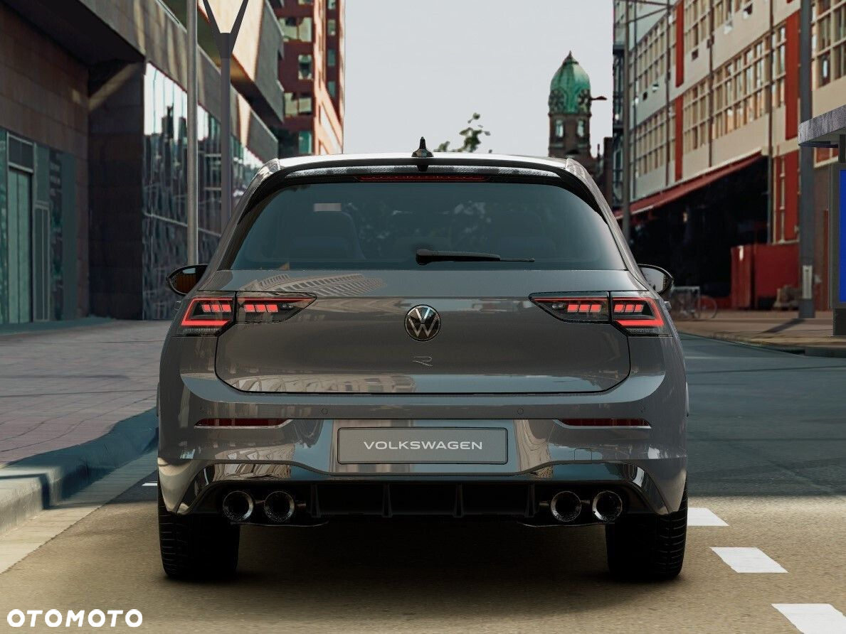 Volkswagen Golf - 8