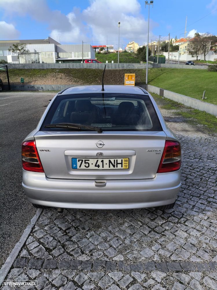 Opel Astra 1.7 DTL Club - 4