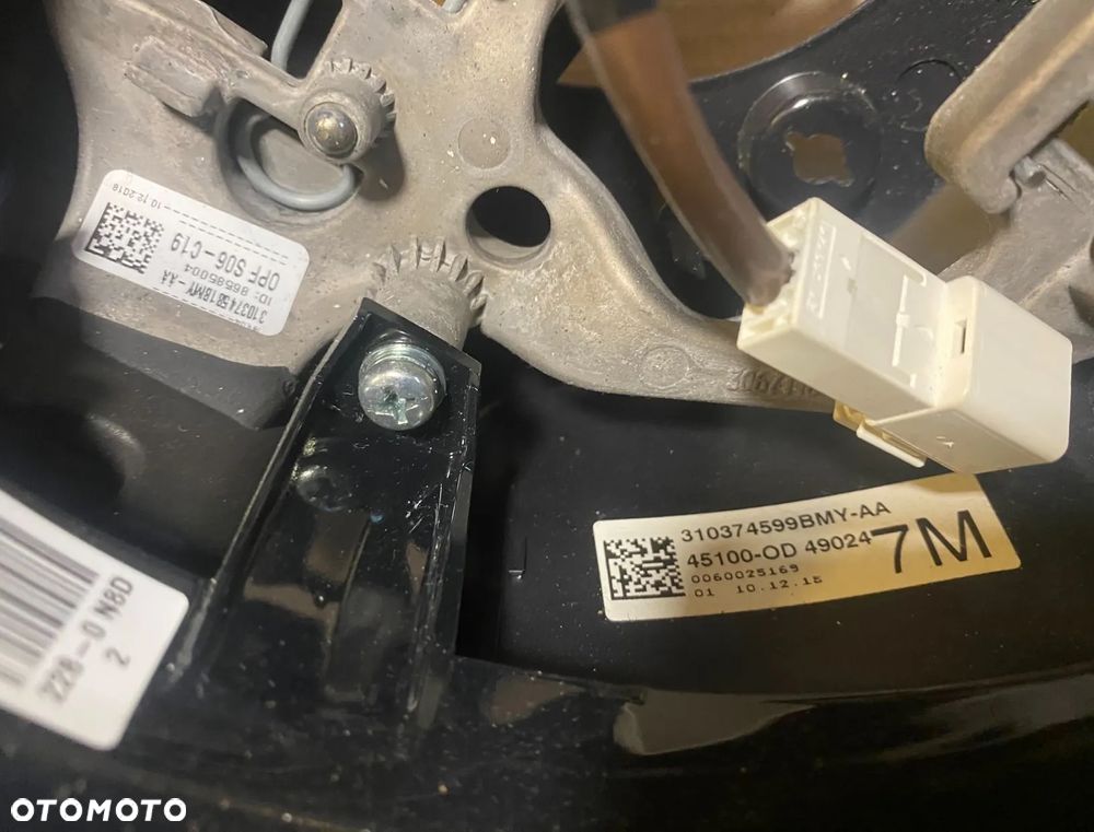 Kierownica multifunkcyjna Toyota Yaris III 2019r. OE - 3