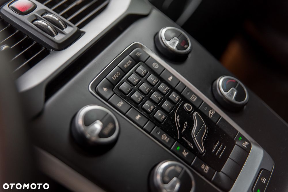 Volvo V40 D2 Drive-E Momentum - 16