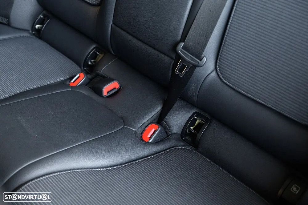 Mercedes-Benz C 300 e AMG Line - 39