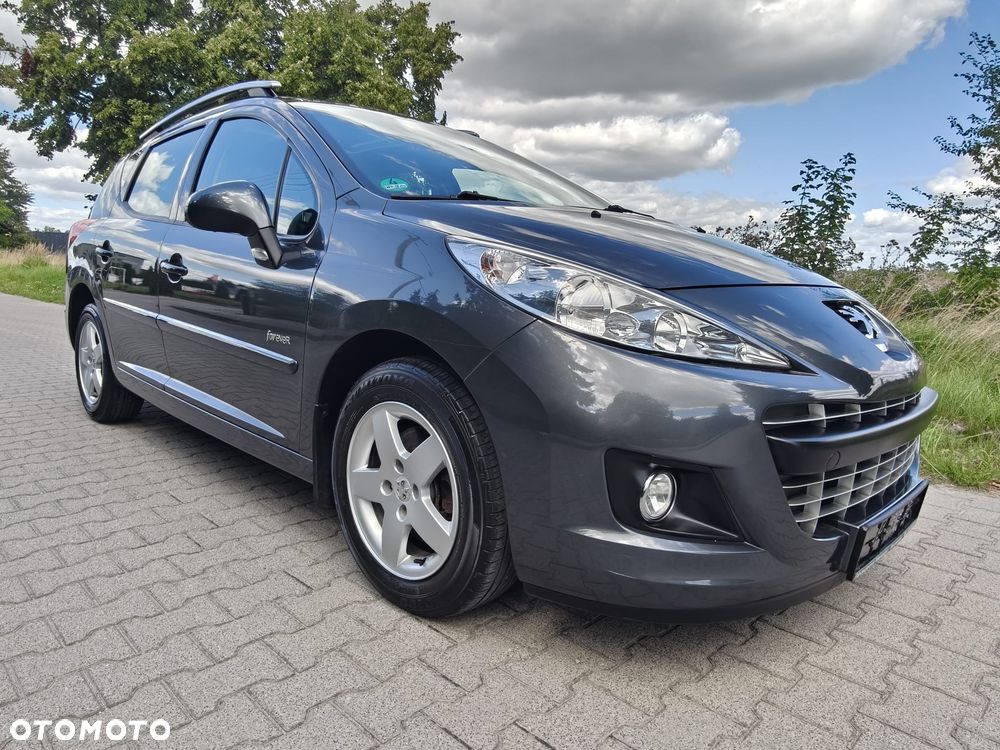 Peugeot 207 - 1