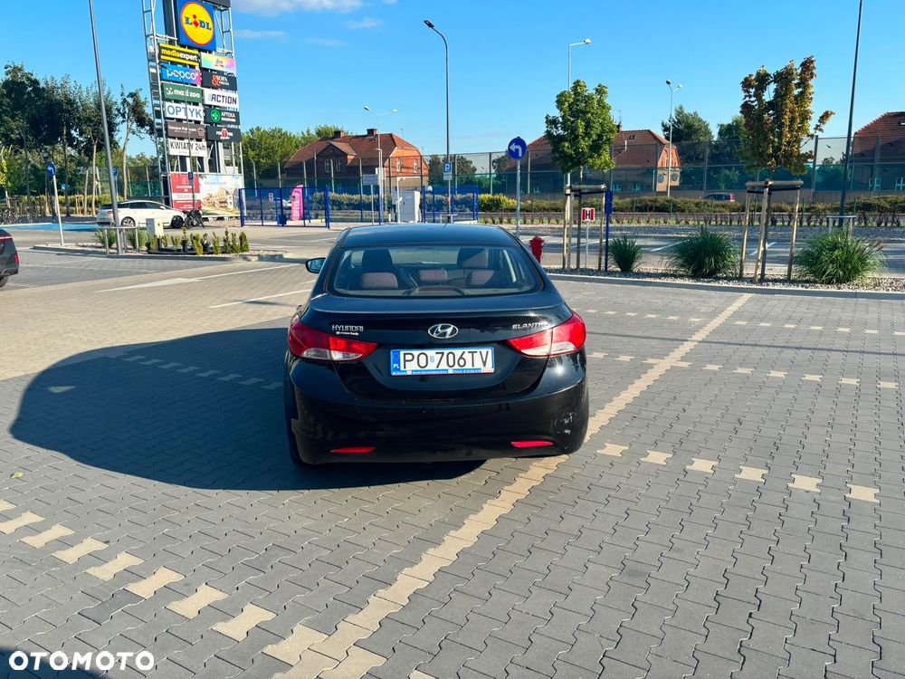 Hyundai Elantra 1.6 Comfort - 15