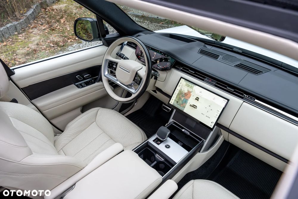 Land Rover Range Rover 4.4 V8 P535 LWB Autobiography 7os - 31