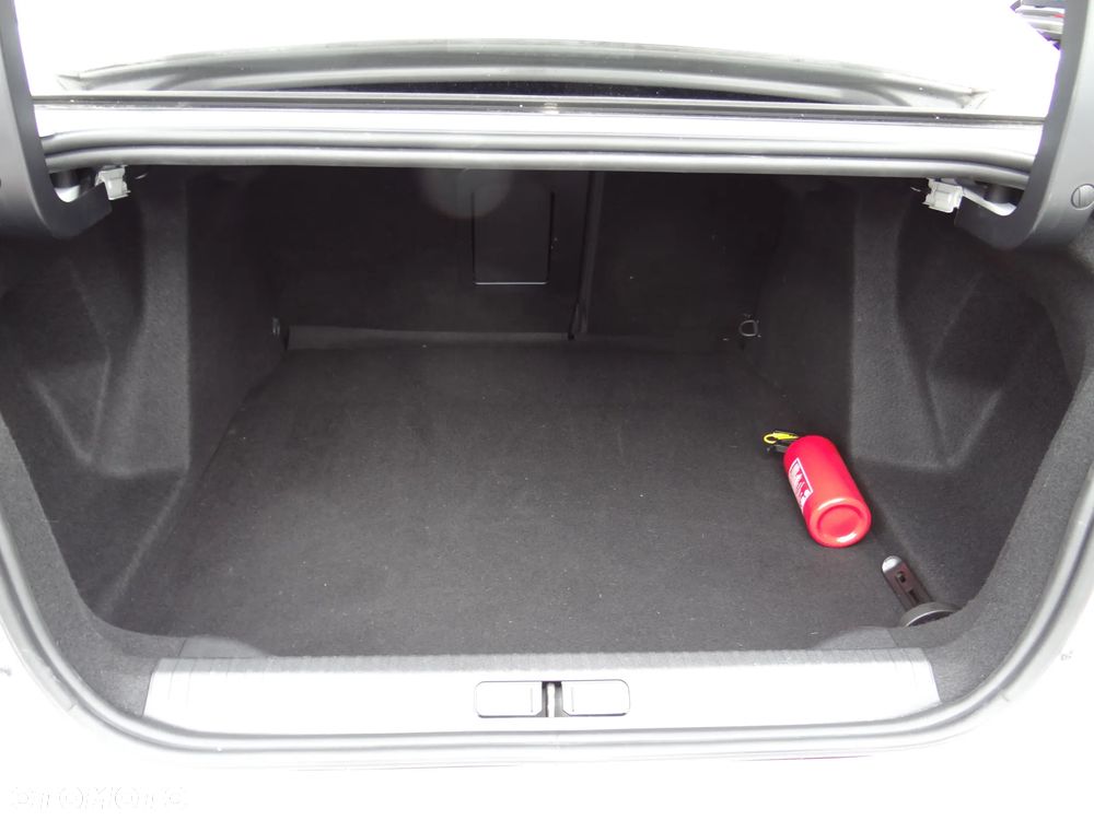 Citroën C4 1.2 PureTech Max S&S EAT8 - 23
