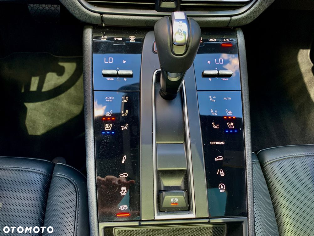 Porsche Macan S - 25
